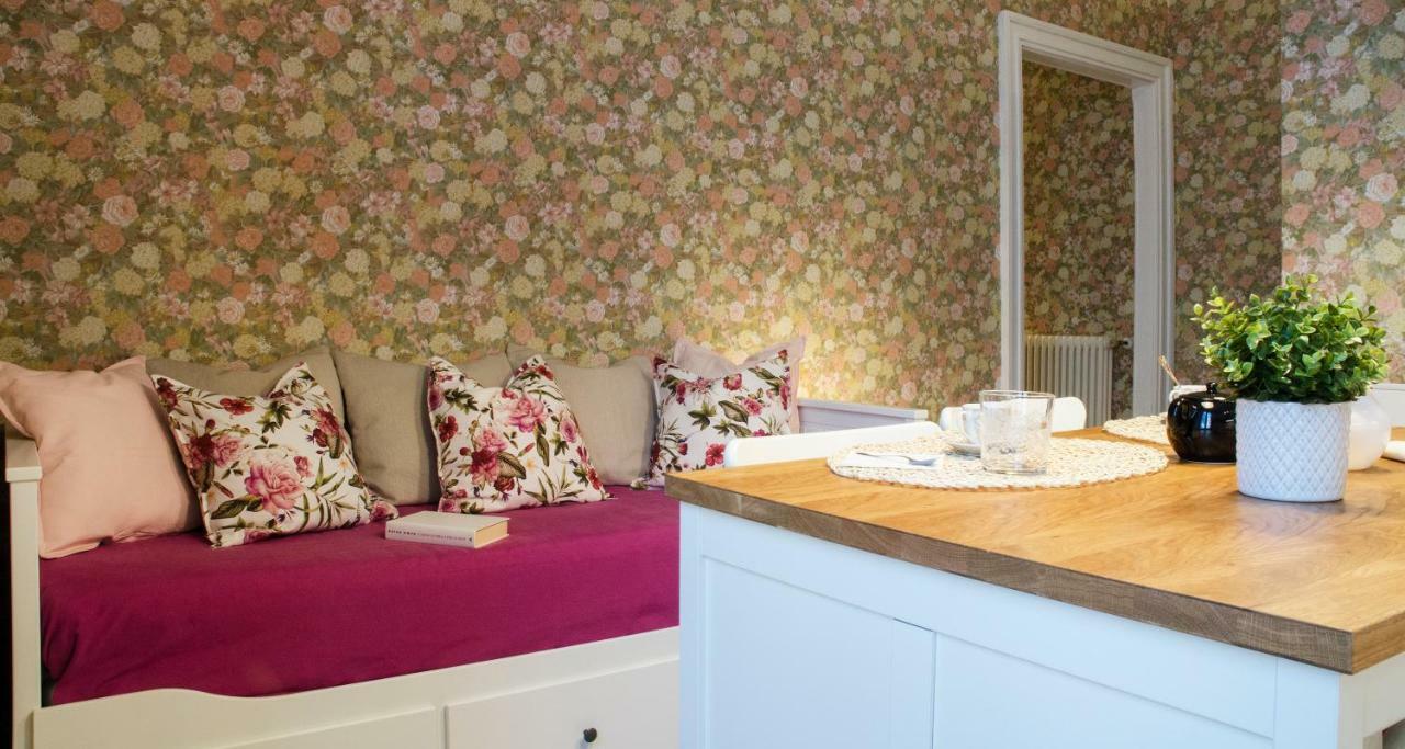 Flowers Apartment Joivy 25 Como Exterior foto